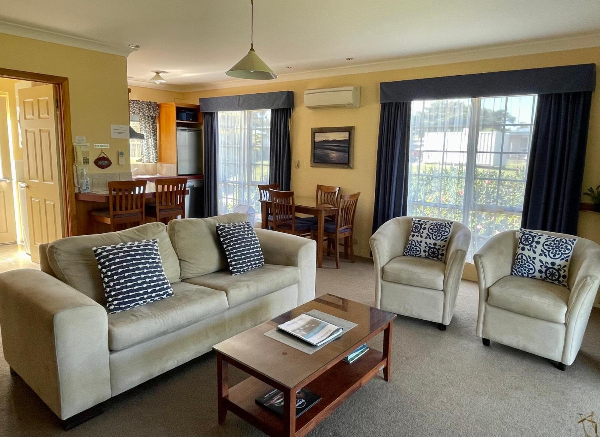 Swansea Cottages & Lodge Suites Exteriör bild